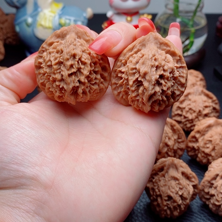 文玩核桃把件皇冠40