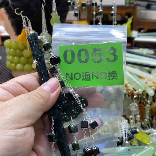 写***娅蛇纹石玉未镶嵌发簪