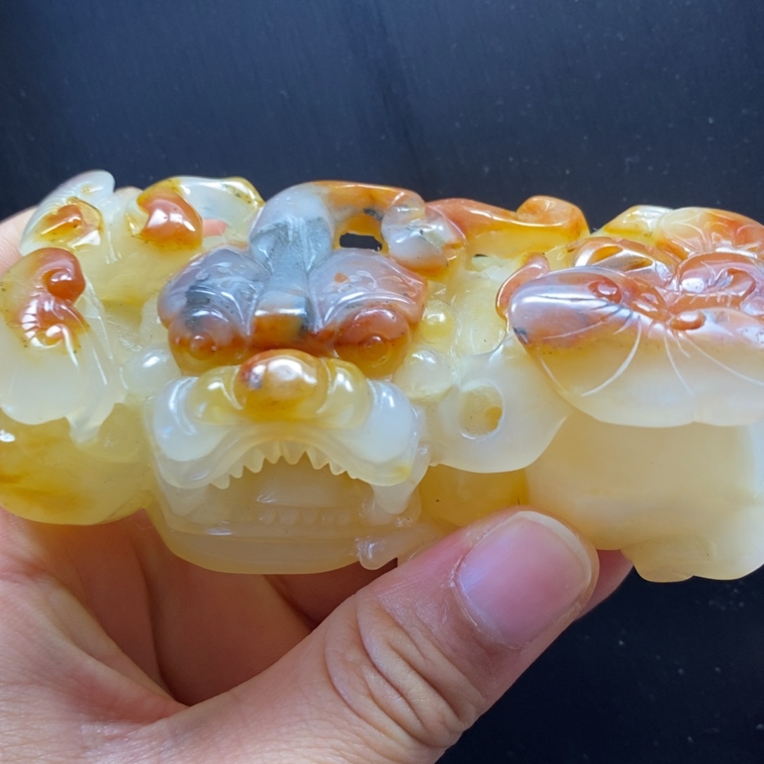 石英质玉（黄龙玉）颈饰未镶嵌