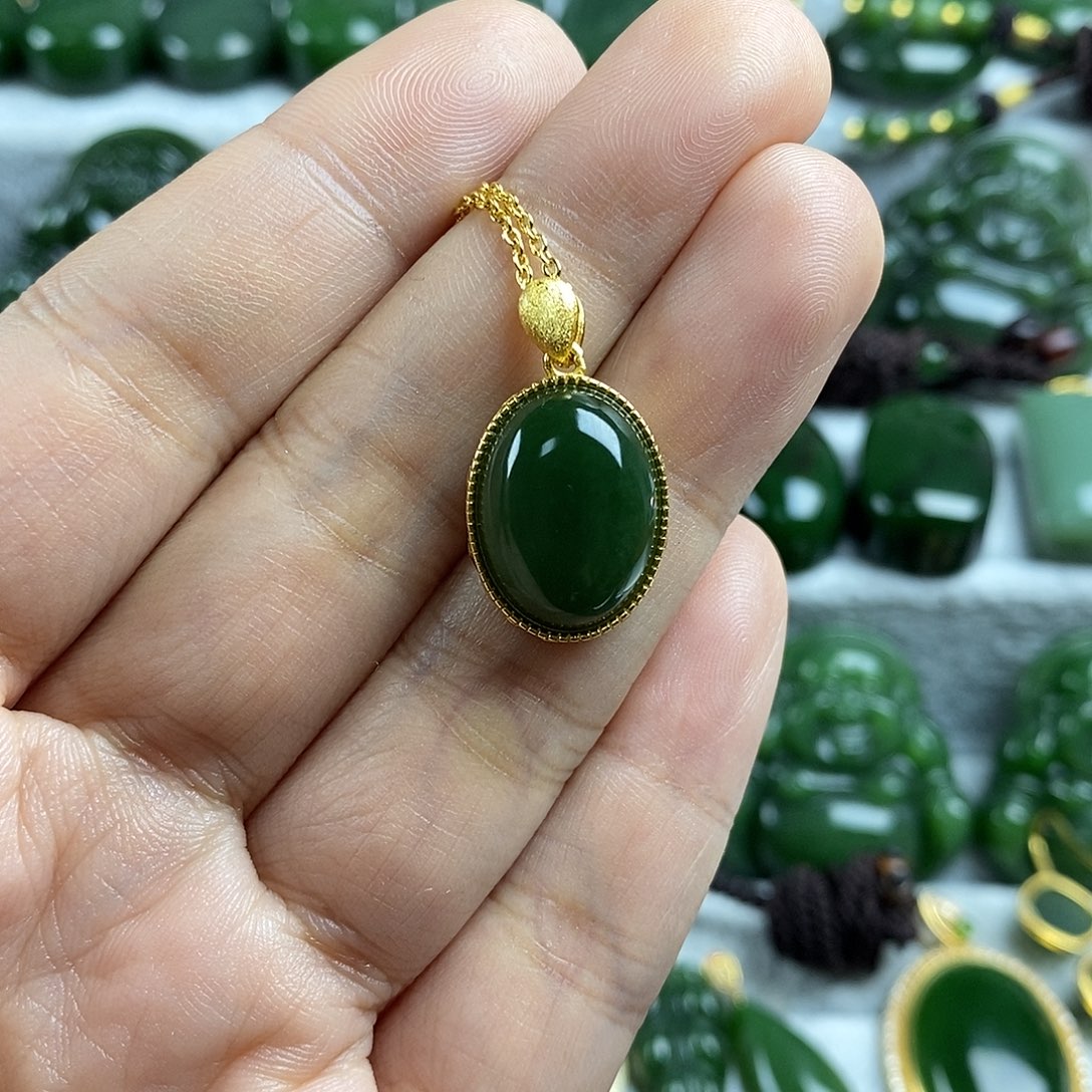 和田玉（碧玉）未镶嵌颈饰