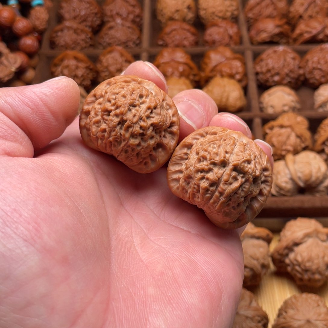 文玩核桃把件血麒麟