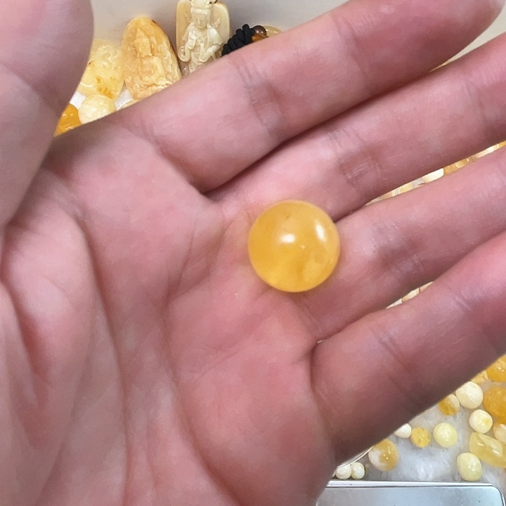 裸石琥珀未镶嵌小***噜圆珠