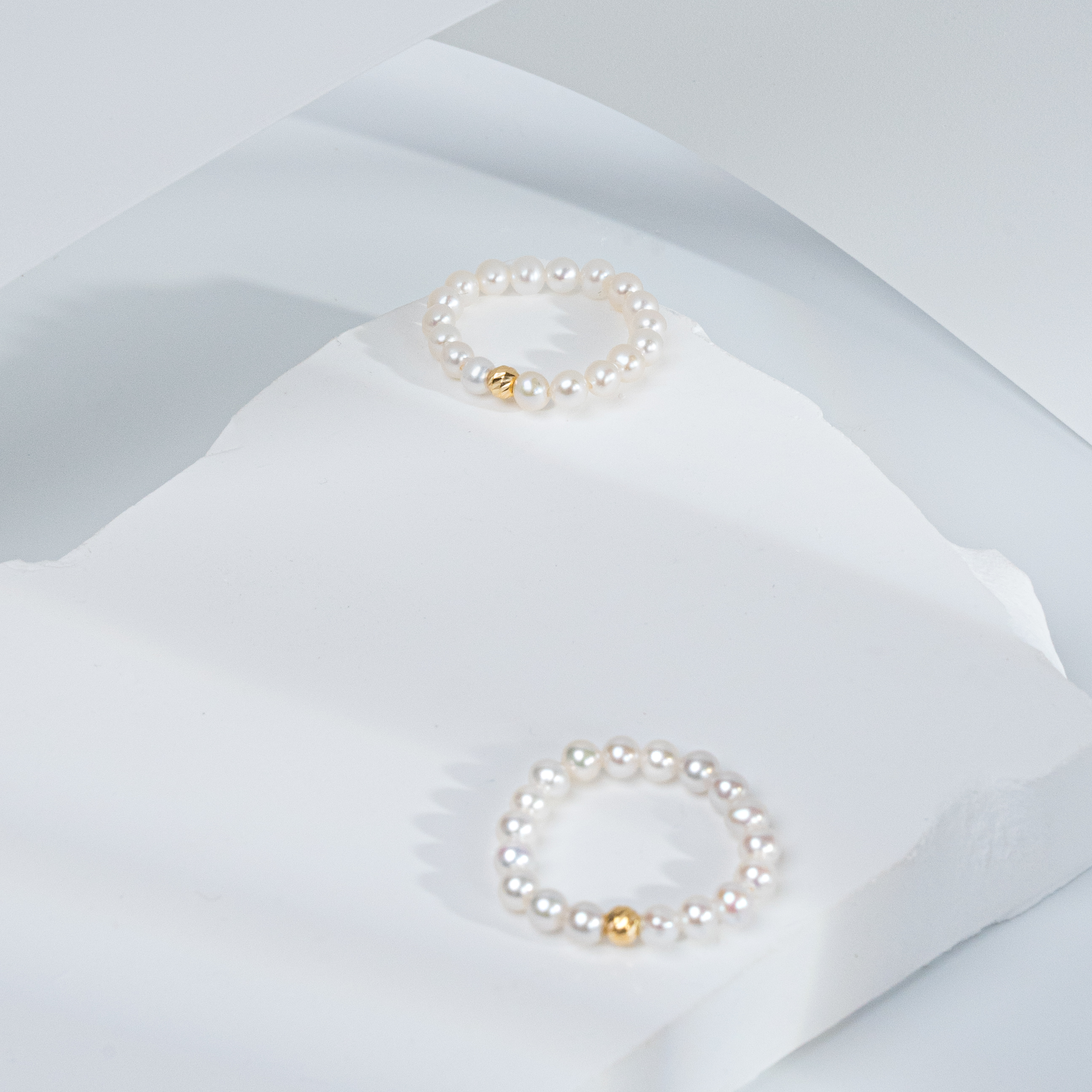 【喜喜凡】18K斜纹金球淡水珍珠白珠baby珠弹力绳戒指只发1个