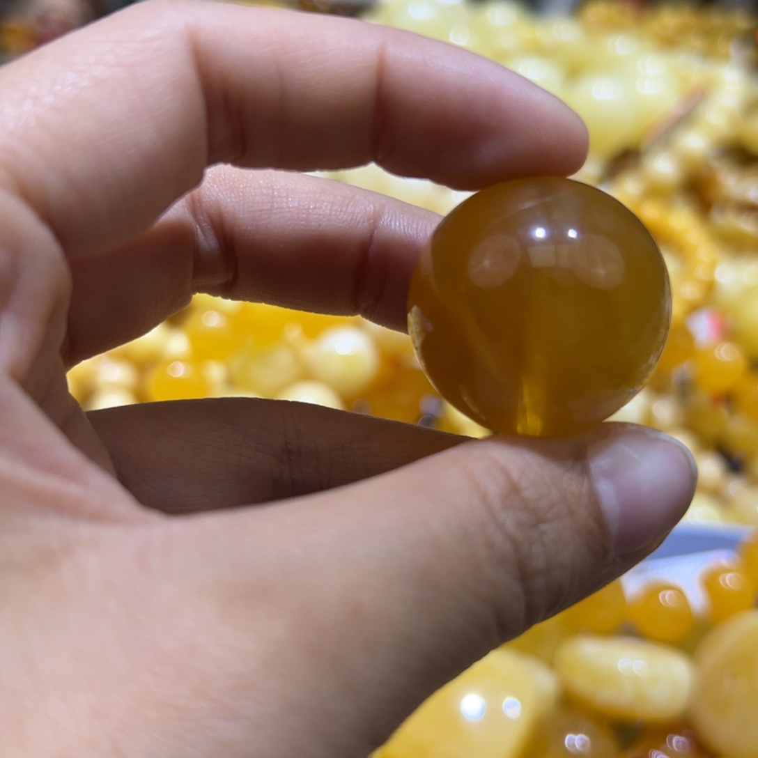 琥珀珠宝奇石未镶嵌