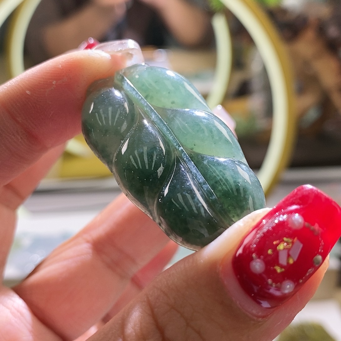 【闪购商品】翡翠颈饰未镶嵌叶子