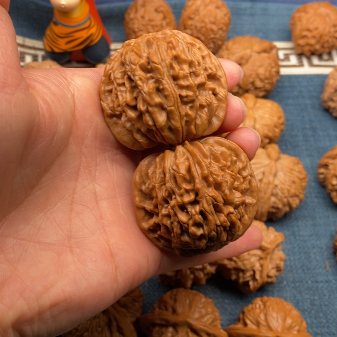 文玩核桃把件44全品毕业汉高楼50克