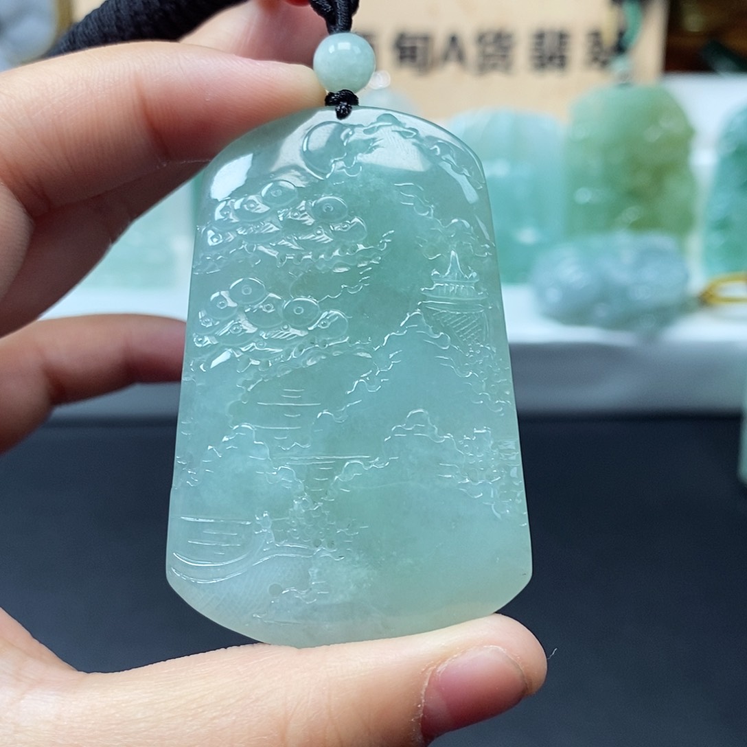 翡翠颈饰未镶嵌翡翠