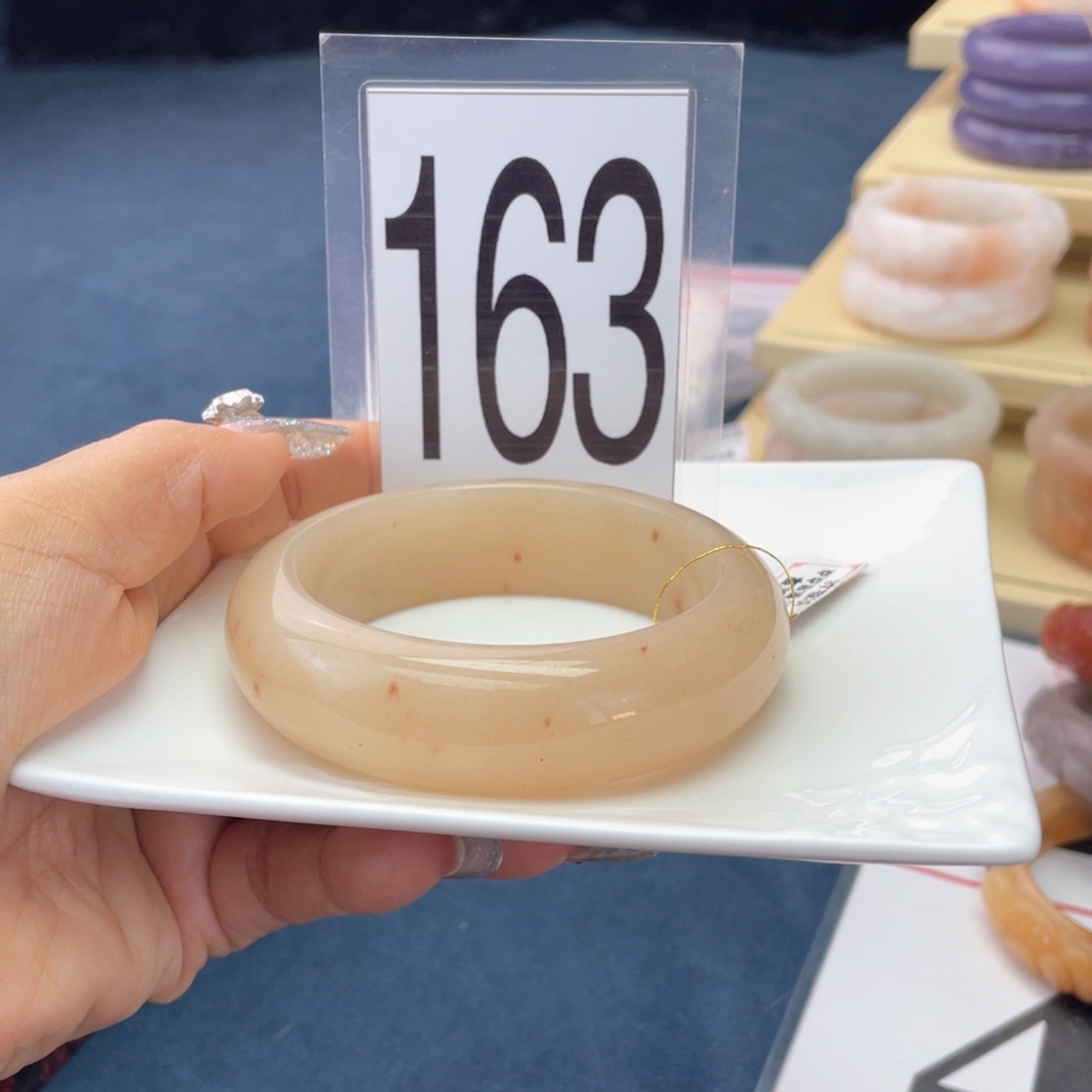 石英岩玉未镶嵌手镯