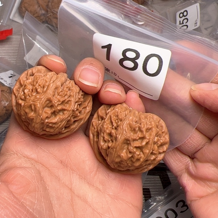 核桃全品40尺180号宫灯