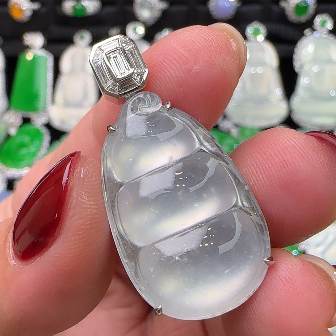 颈饰18K金镶嵌翡翠天然翡翠