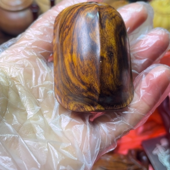 M***爸黄花梨材料的富甲手把