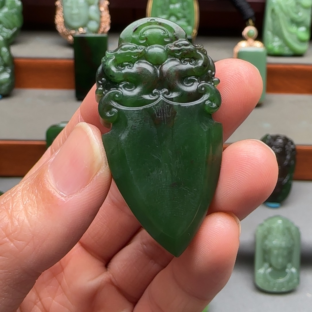 未镶嵌和田玉挂件