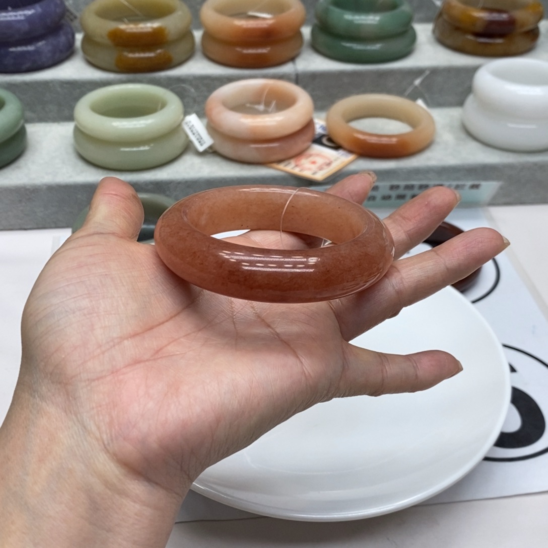 兰***-石英质玉未镶嵌手镯