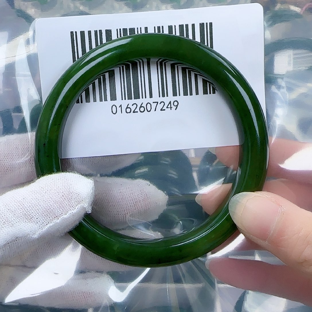 和田玉手镯未镶嵌6364包容