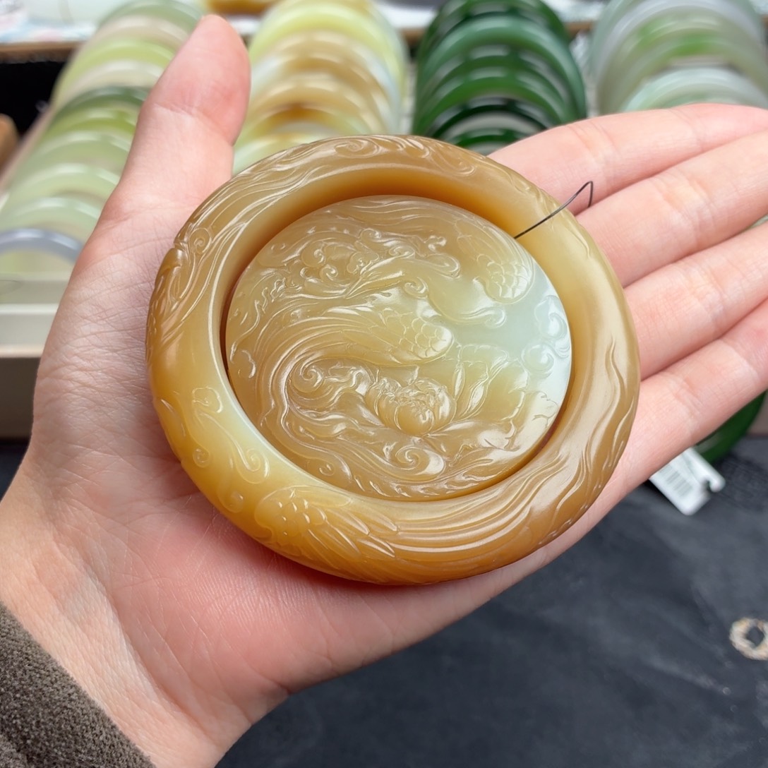 和田玉未镶嵌手镯-特色红糖-凤穿牡丹题材-巨油巨细11号