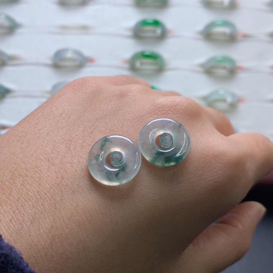 翡翠未镶嵌戒圈冰飘花甜甜圈