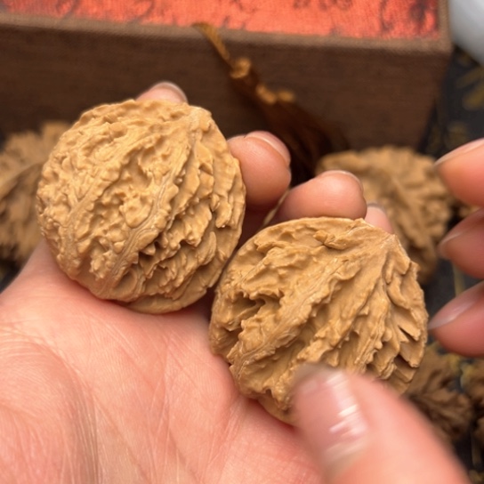 文玩核桃把件秦岭核桃8