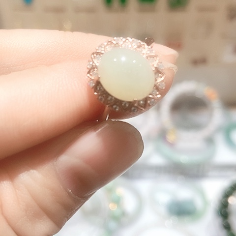 未镶嵌戒指和田玉