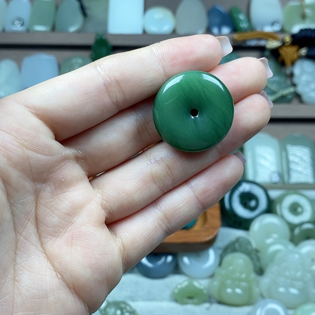 和田玉未镶嵌颈饰碧玉平安扣