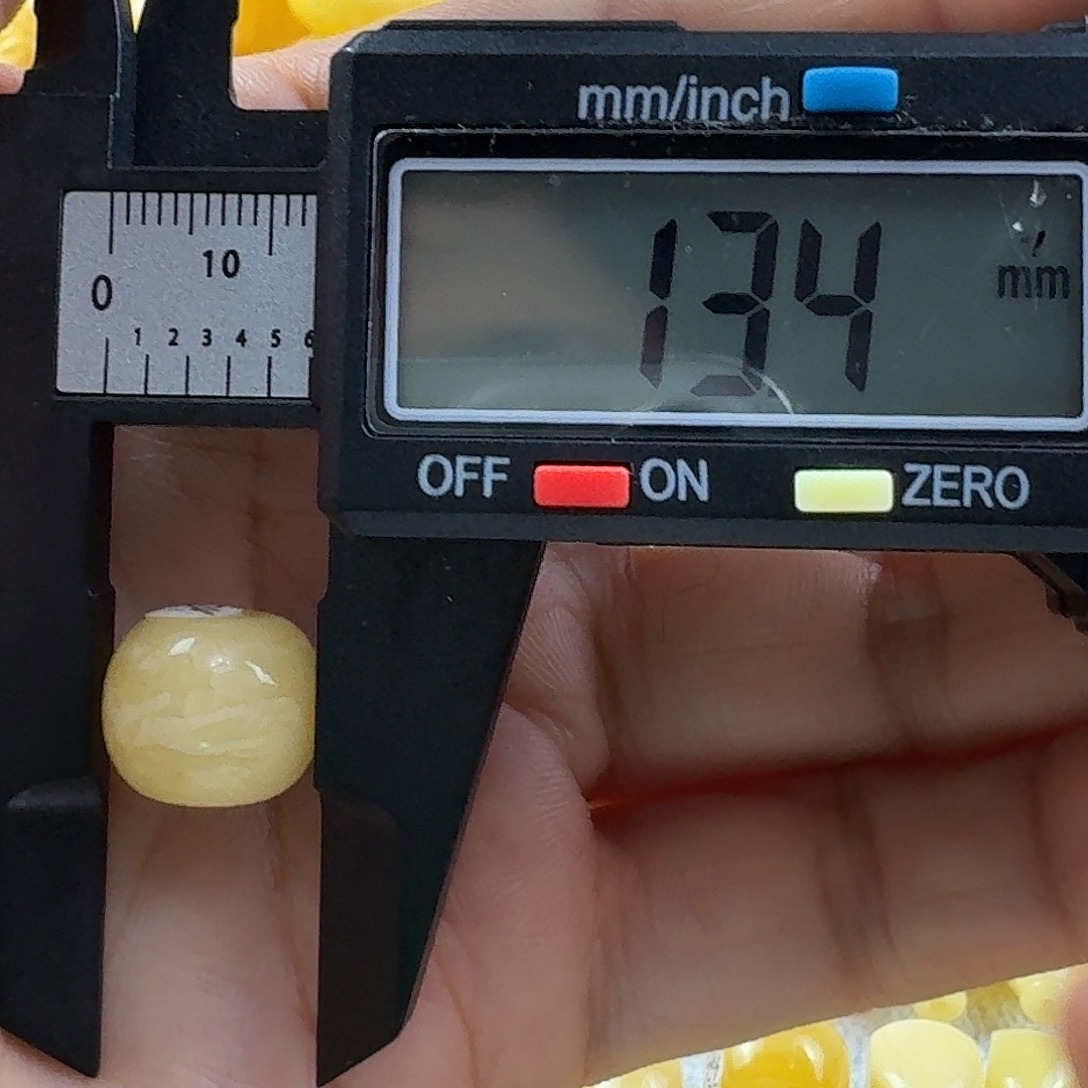 稳***捌蜜蜡未镶嵌裸石30