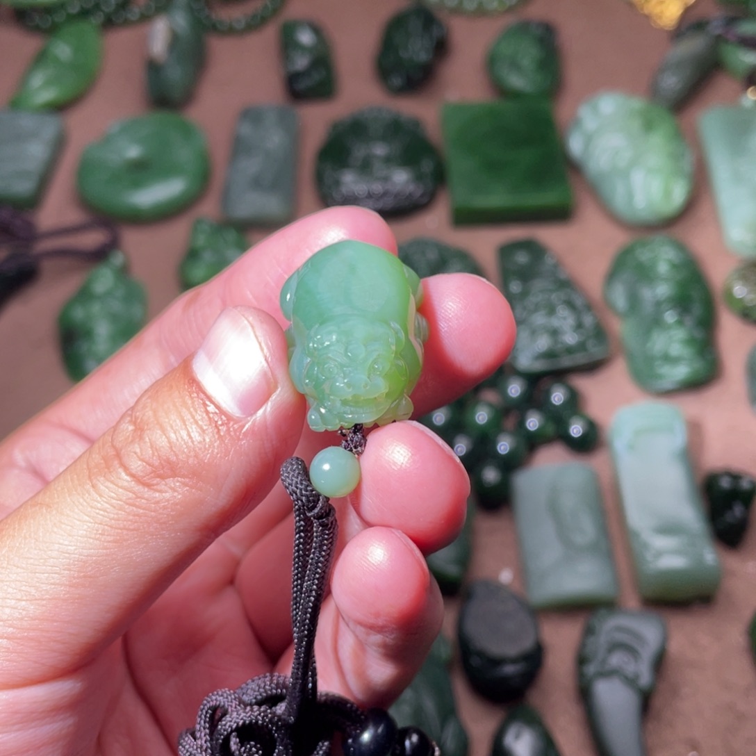 颈饰未镶嵌和田玉