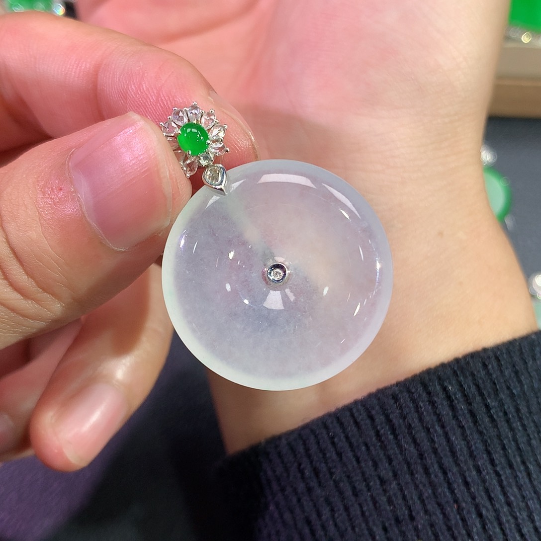 翡翠吊坠(赠链)18K金镶嵌