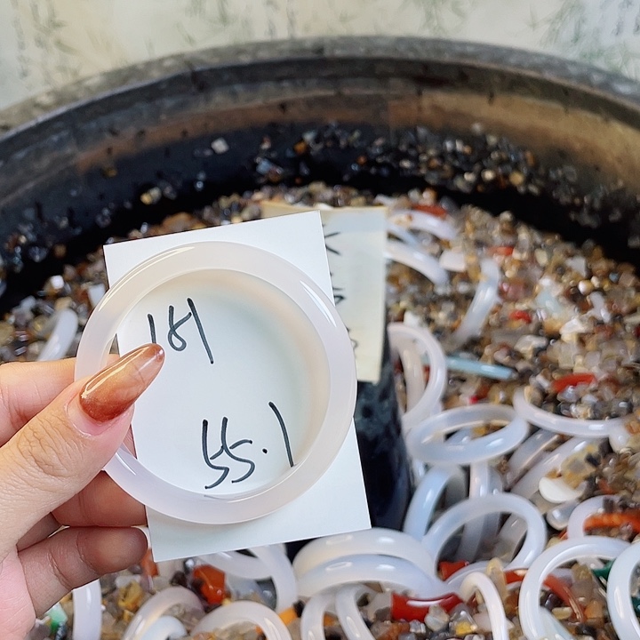 玛瑙/玉髓手镯未镶嵌181