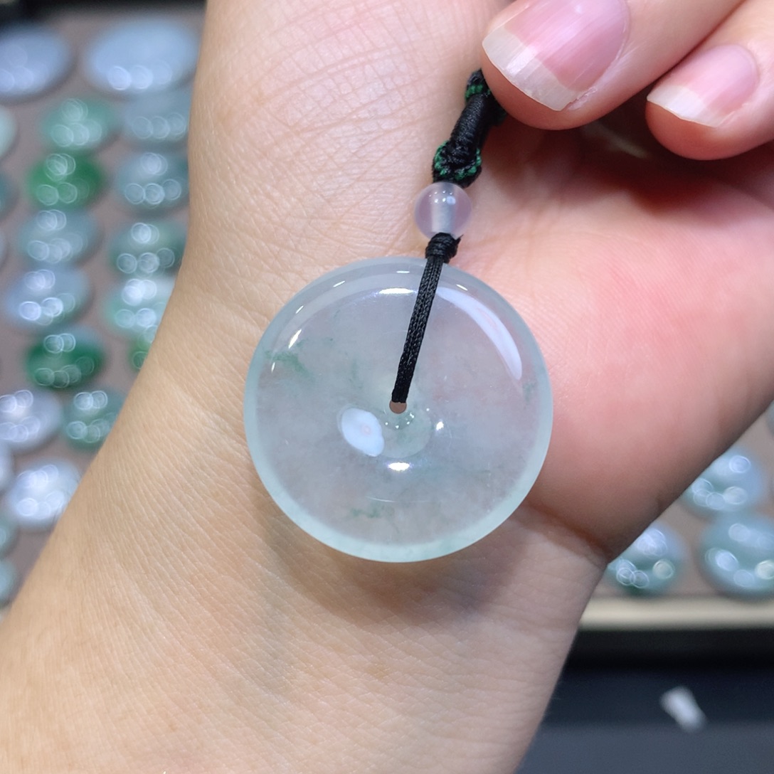 翡翠未镶嵌颈饰平安扣 57.8*5.2