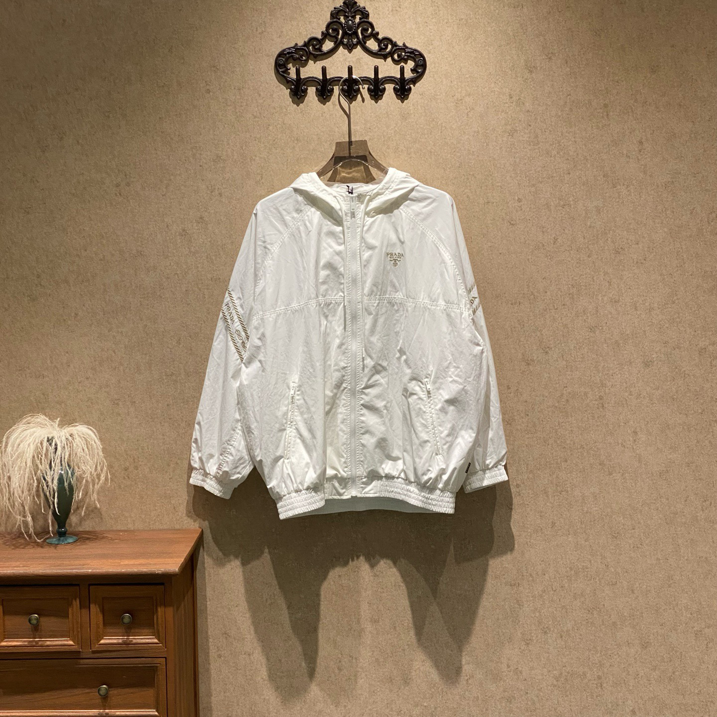 未使用 Prada/普拉达 新款标语logo连帽冲锋衣/40码大码/40662