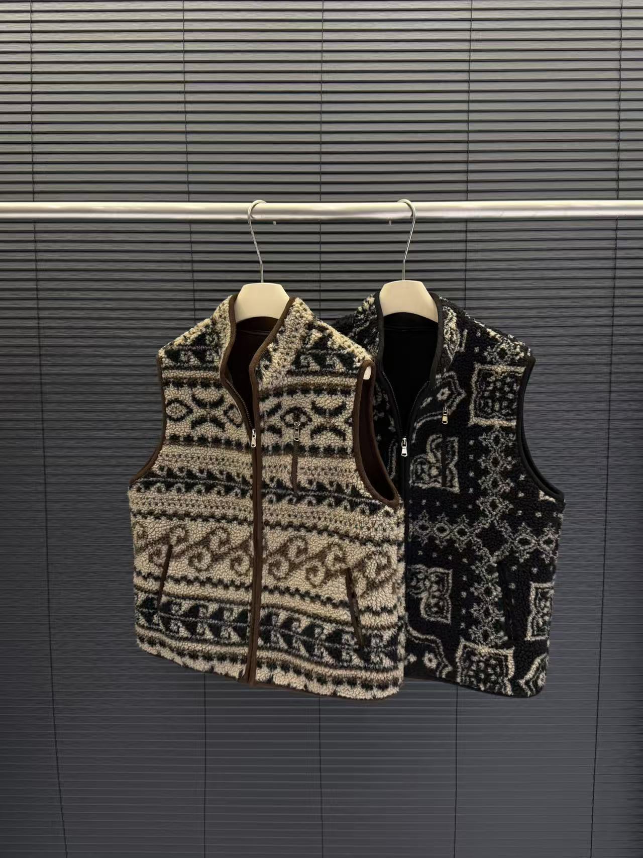 仓美美女装-费尔岛风设计款马甲