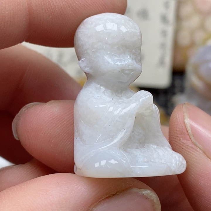 颈饰未镶嵌硅化珊瑚（珊瑚玉）