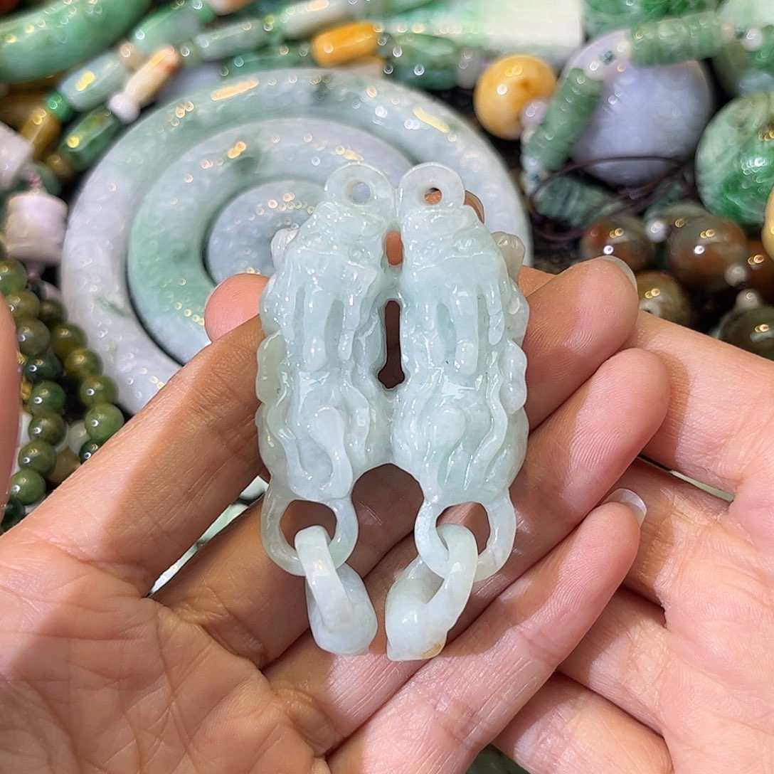 翡翠未镶嵌颈饰待编款