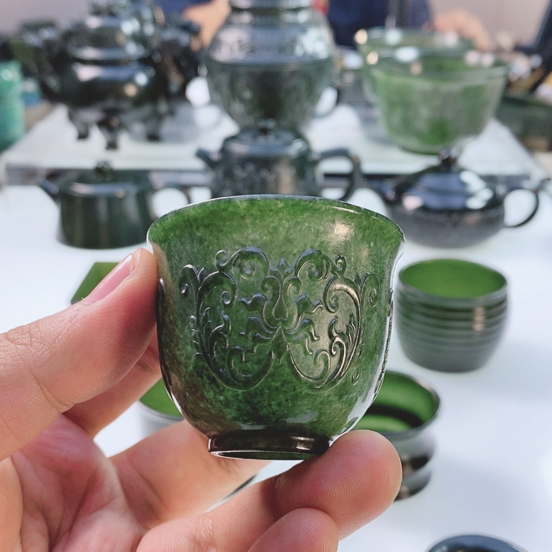 和田玉（青玉）把件未镶嵌微瑕