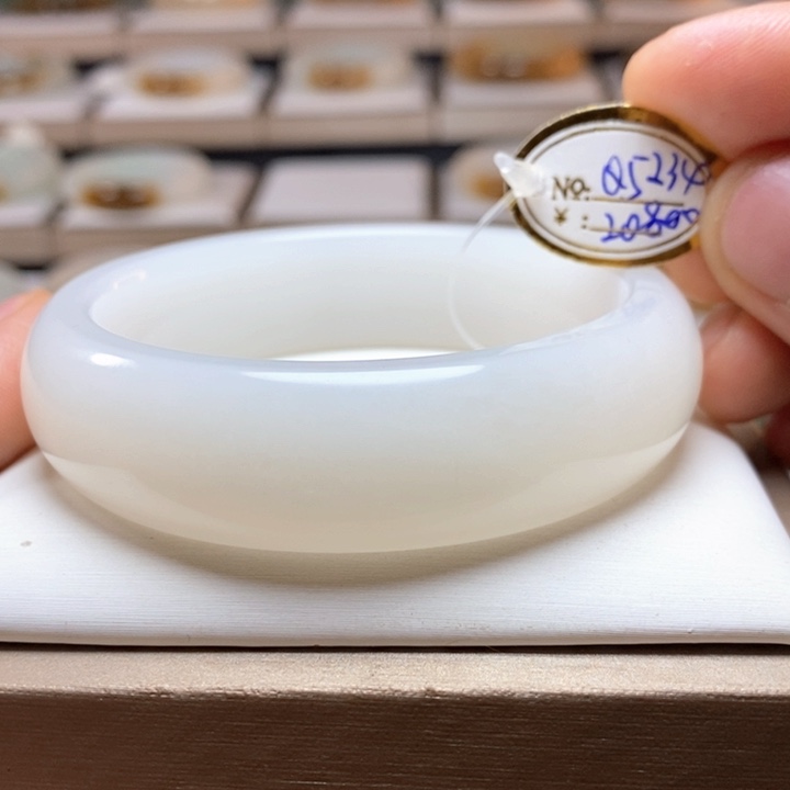 和田玉手镯未镶嵌58