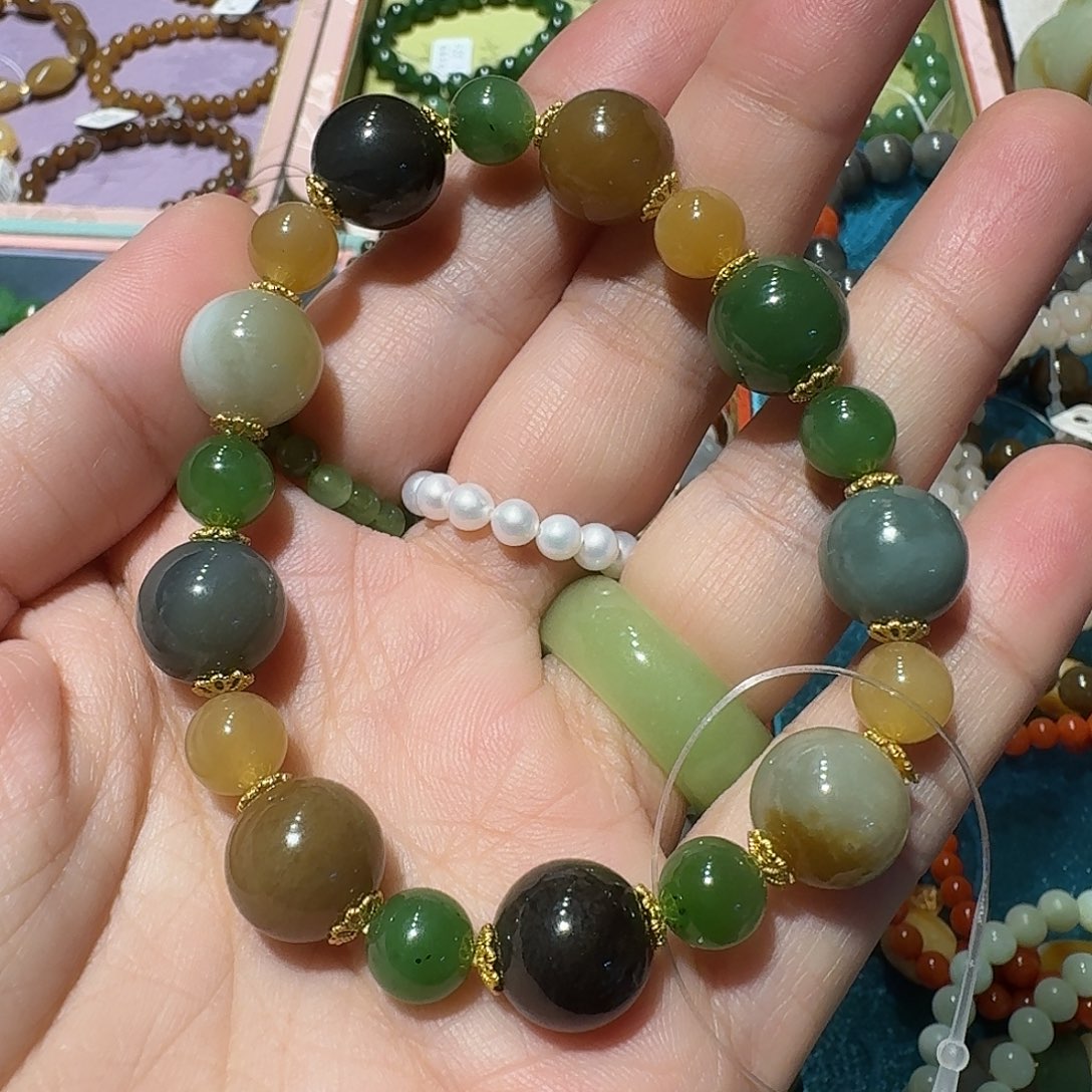 和田玉未镶嵌手串