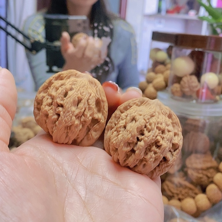 【闪购商品】文玩核桃把件42虎头