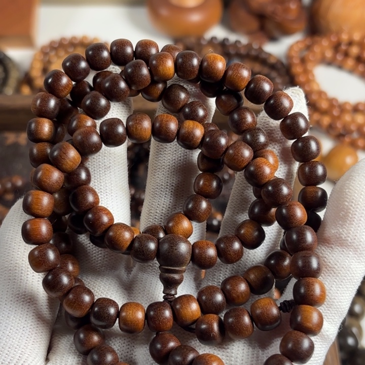 K***A檀香木78多圈108颗老山檀黑肉焦糖奶甜