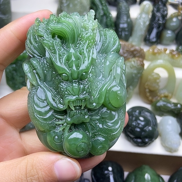 T***y和田玉未镶嵌颈饰