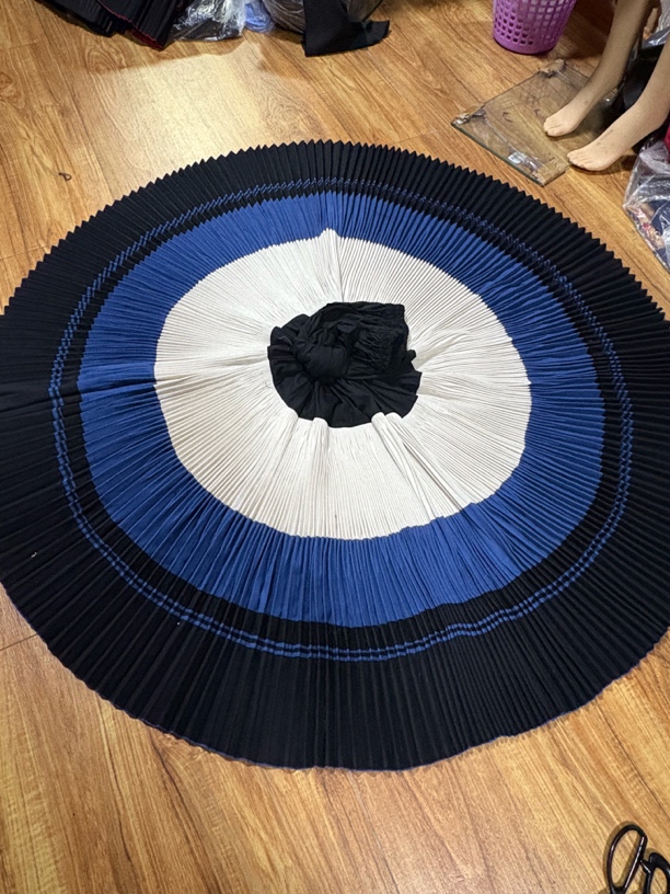 凉山彝绣｜凉山彝族新款中长款撞色压褶百褶半身裙大裙摆女装