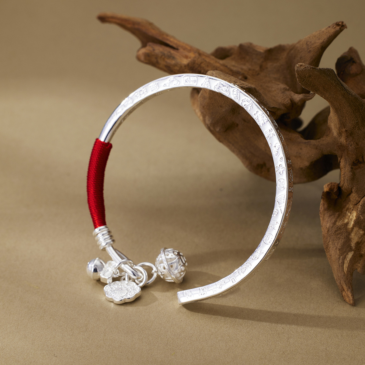 红色吉言宫铃手环SZ115