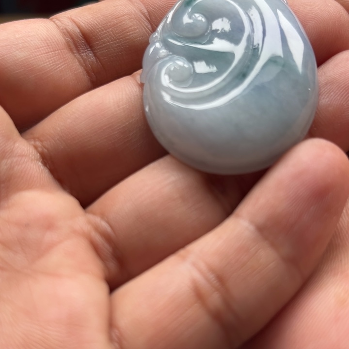 翡翠颈饰未镶嵌如意