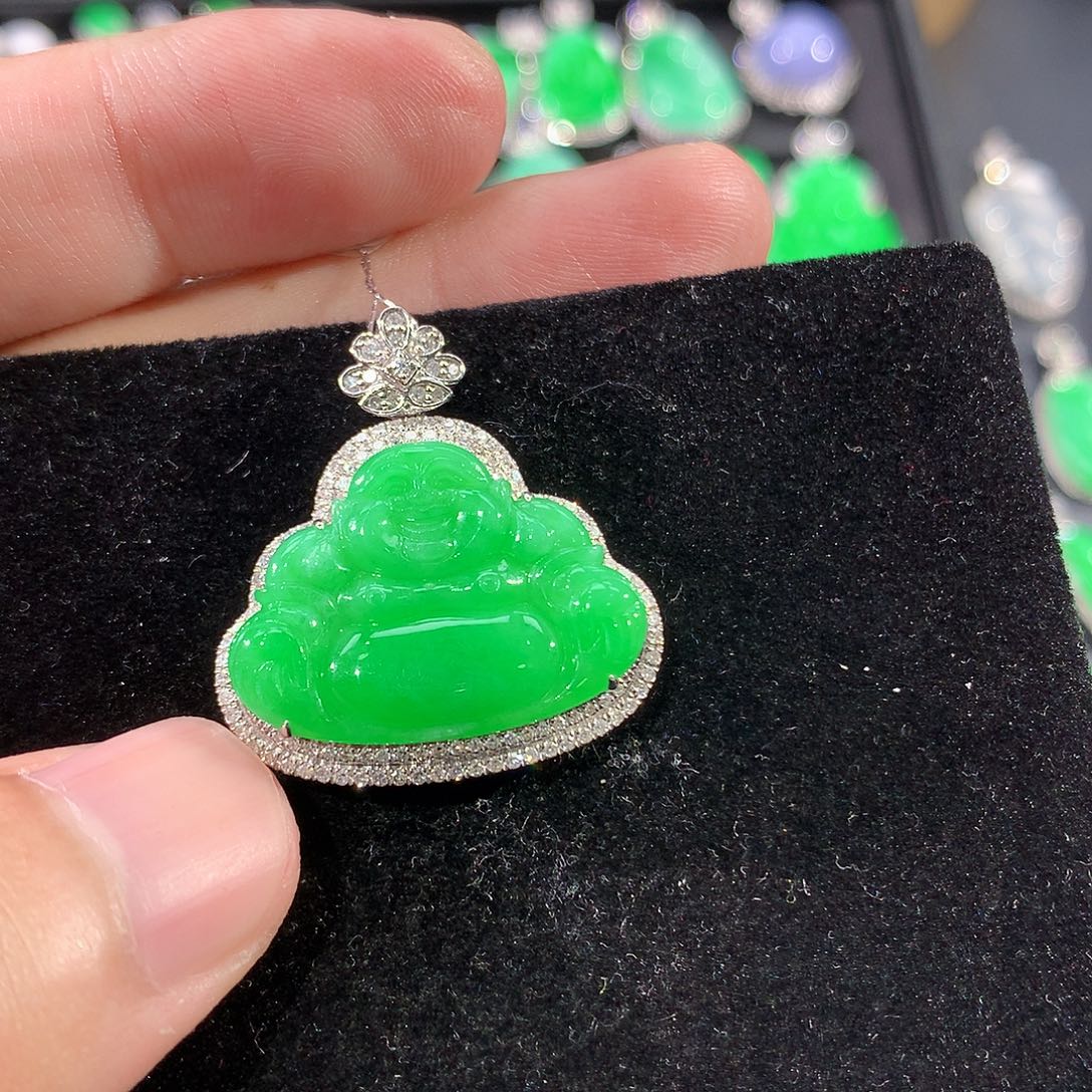 翡翠18K金镶嵌颈饰