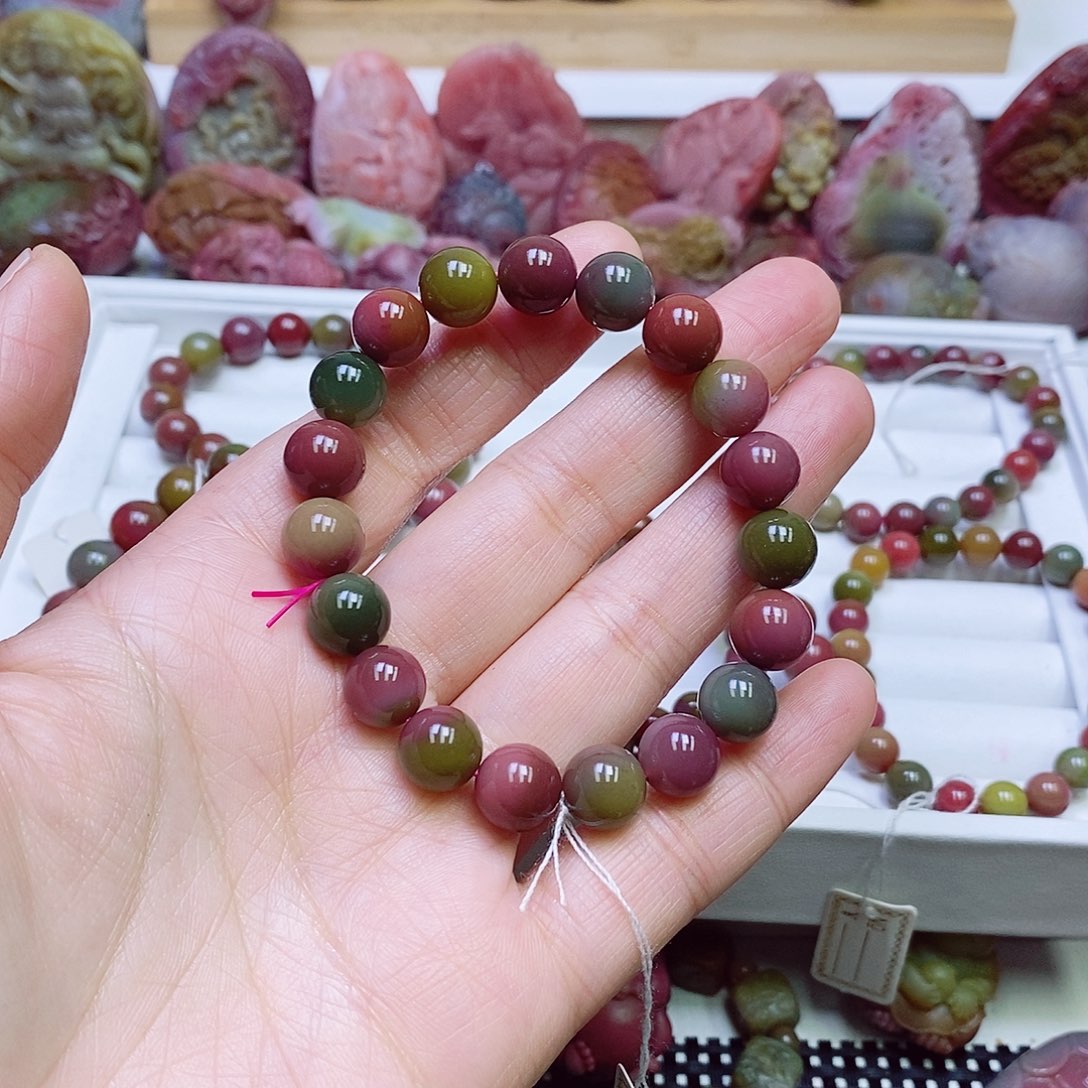 玛瑙/玉髓盐源玛瑙手链未镶嵌小**?