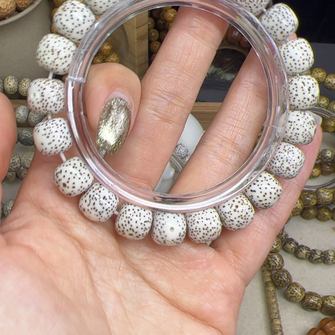 星月菩提吊坠原生态白底黑星瓷白