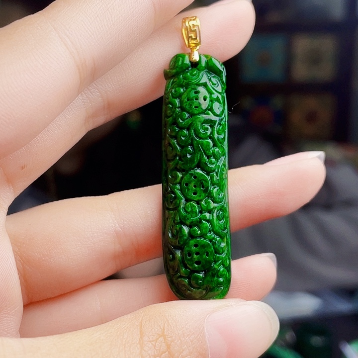 翡翠18K金镶嵌颈饰多样性