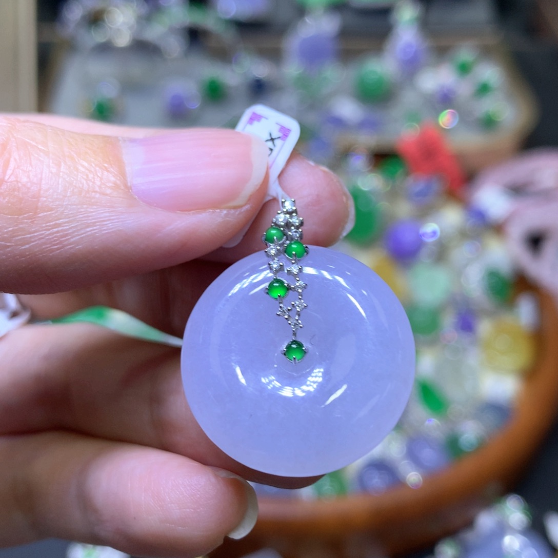 【闪购商品】翡翠颈饰18K金镶嵌翡翠吊坠项链