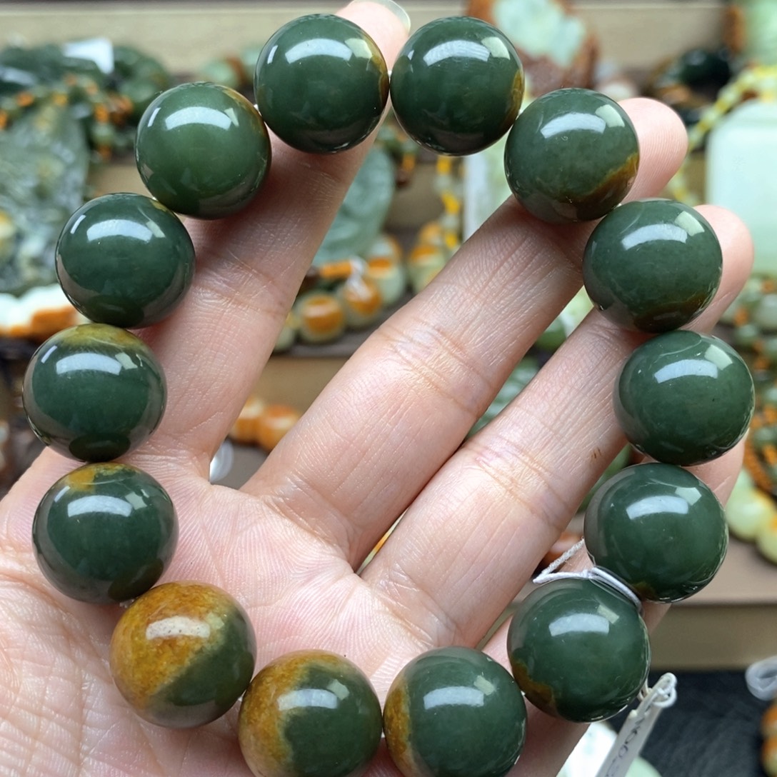 透闪石质玉未镶嵌手串