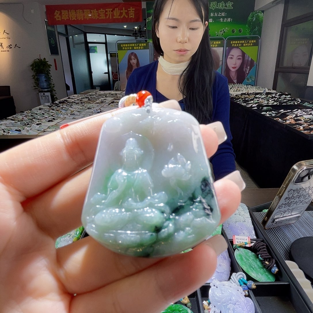 颈饰未镶嵌翡翠一个