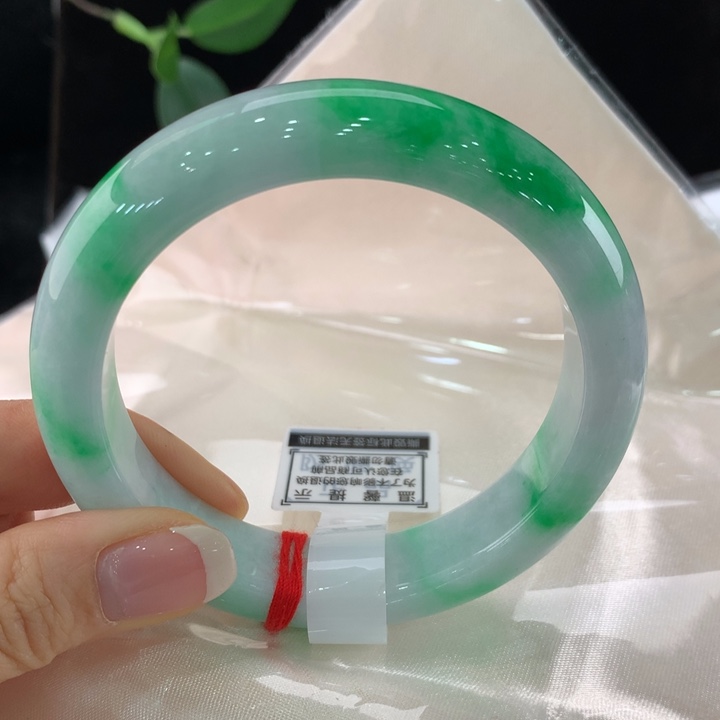 翡翠手镯未镶嵌111-0128
