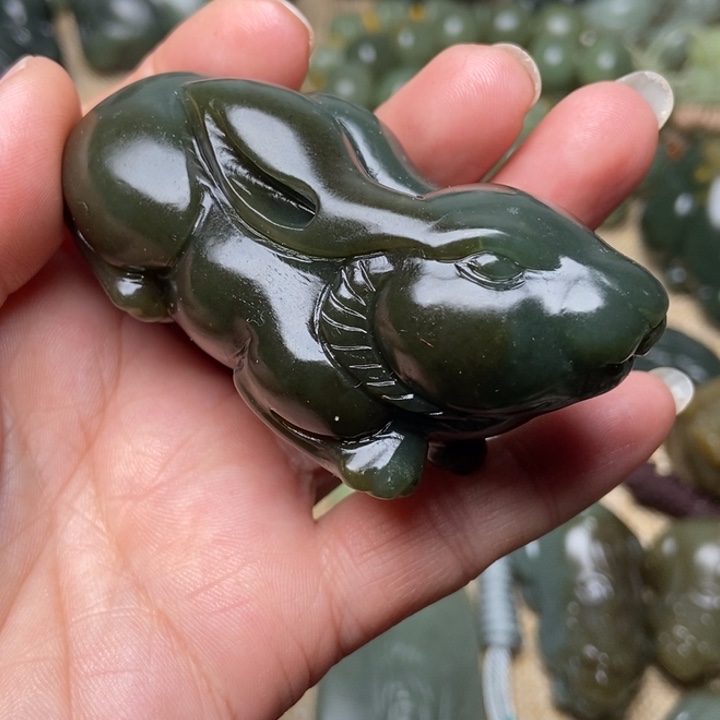 和田玉和田玉未镶嵌有棉点